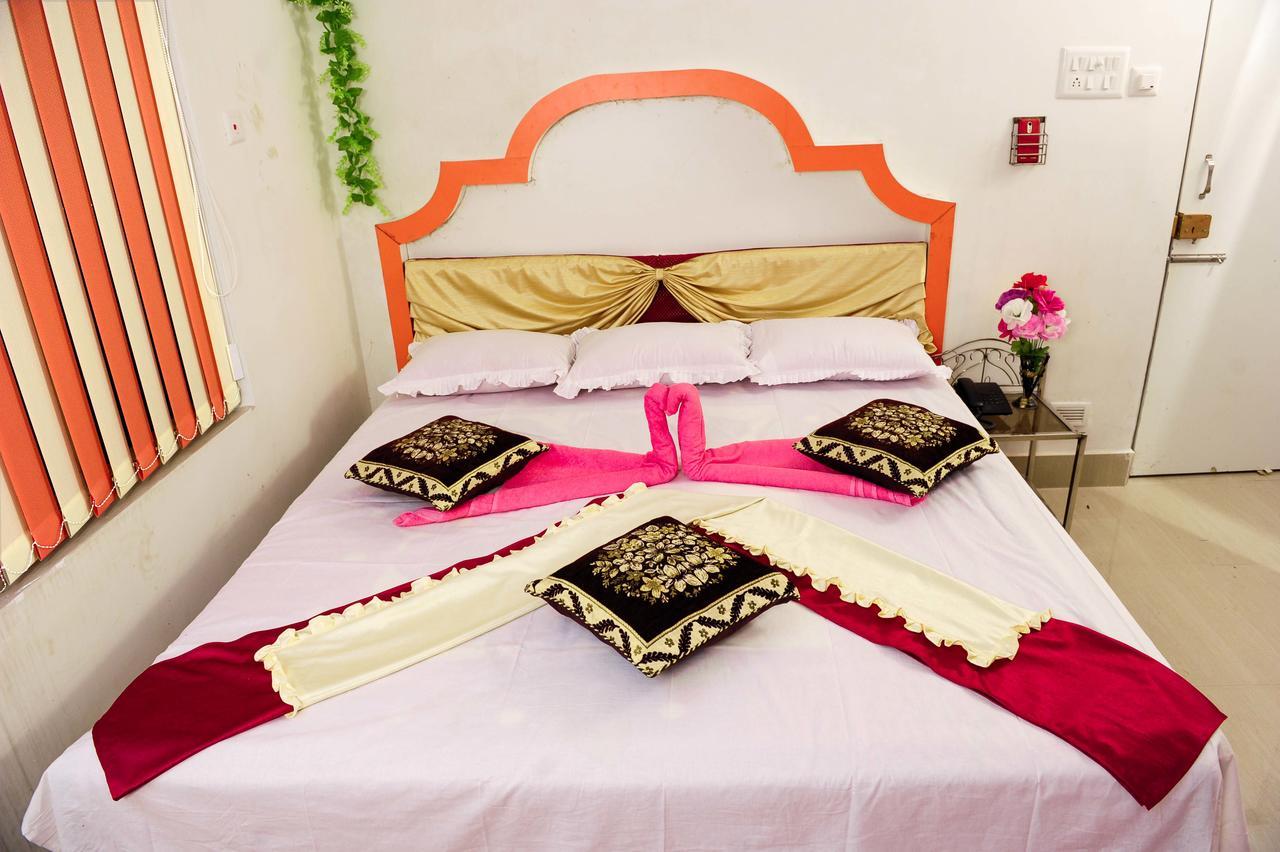 Jayanti Hotel Tarapith Ngoại thất bức ảnh